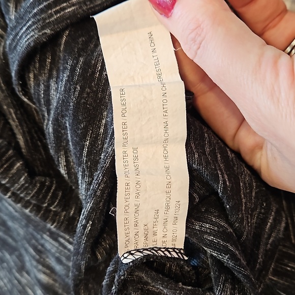 William Rast Black and White Long Sleeve Top - Picture 11 of 11